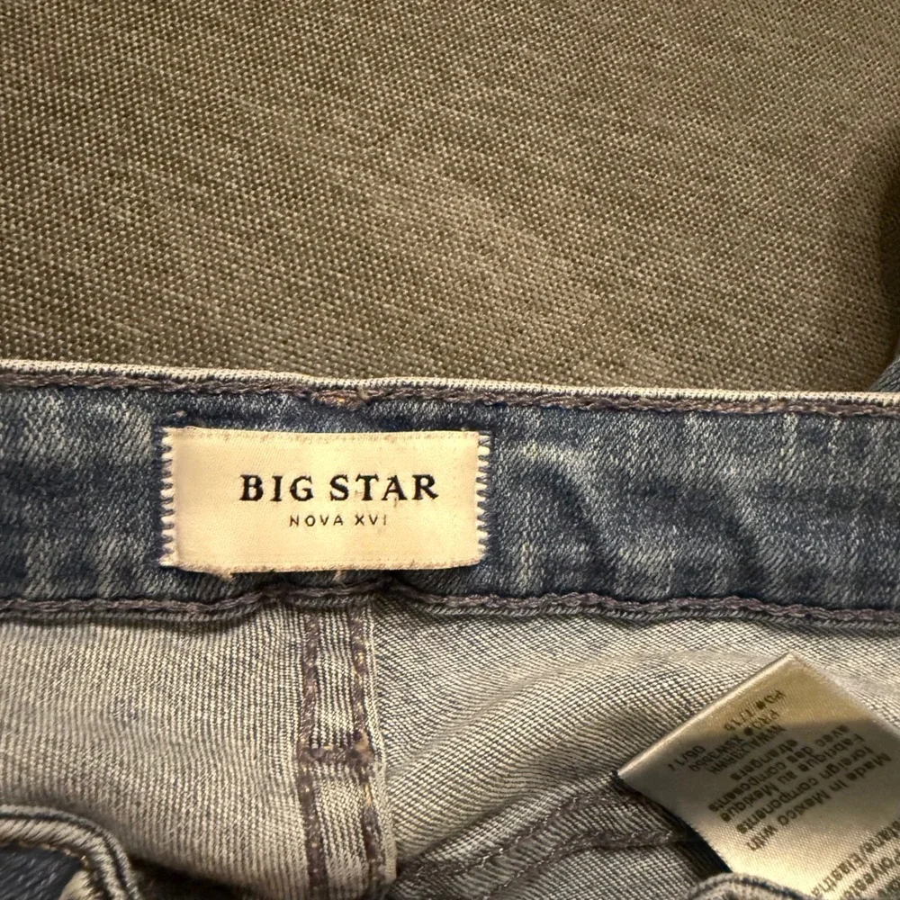 Big Star Alex Skinny‎ Jeans Nova XVI Distressed Raw Hem Light Wash Denim Size 25